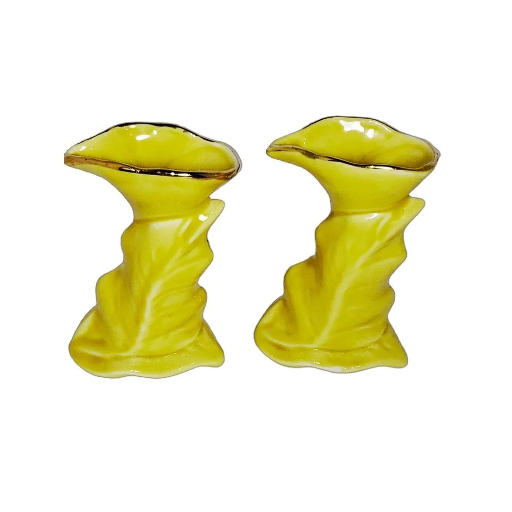 Enchanting Retro Calla Lily Vases Adorned with 24kt Gold Trim for a Cozy Cottage - Picture 5 of 7